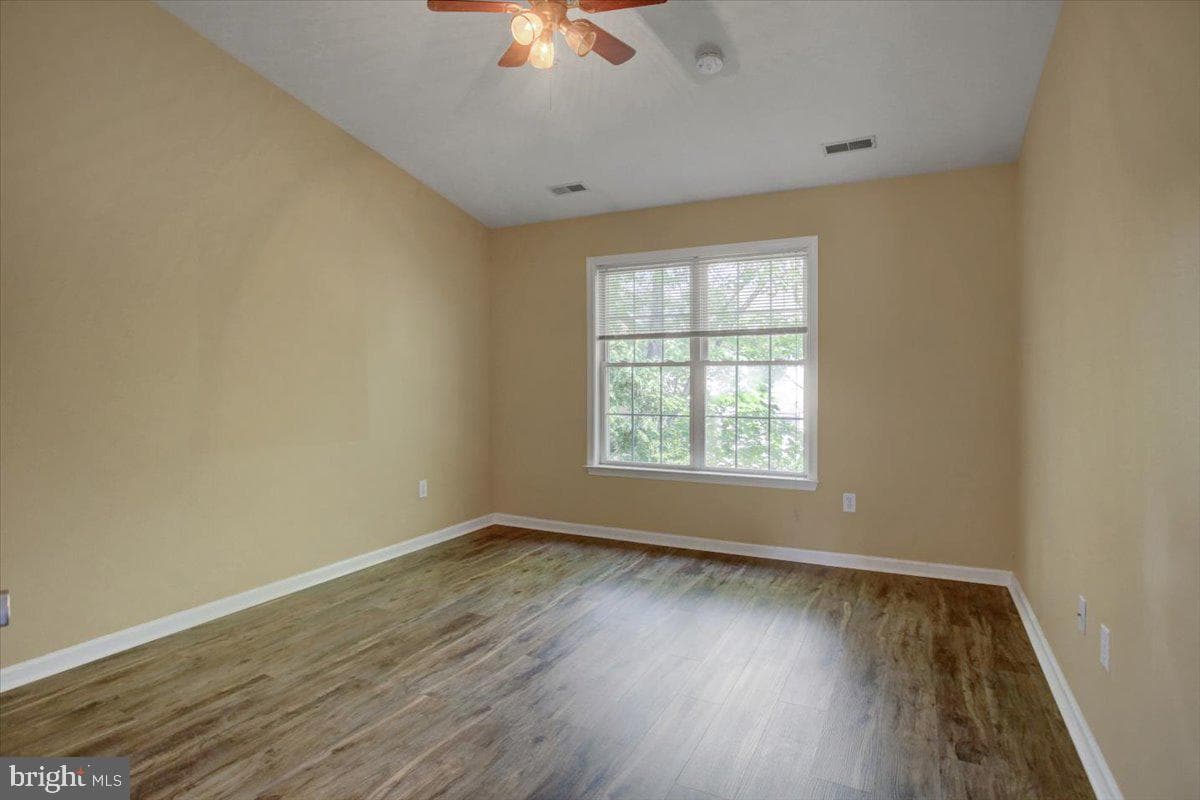1153 Lindsay Ln photo 27
