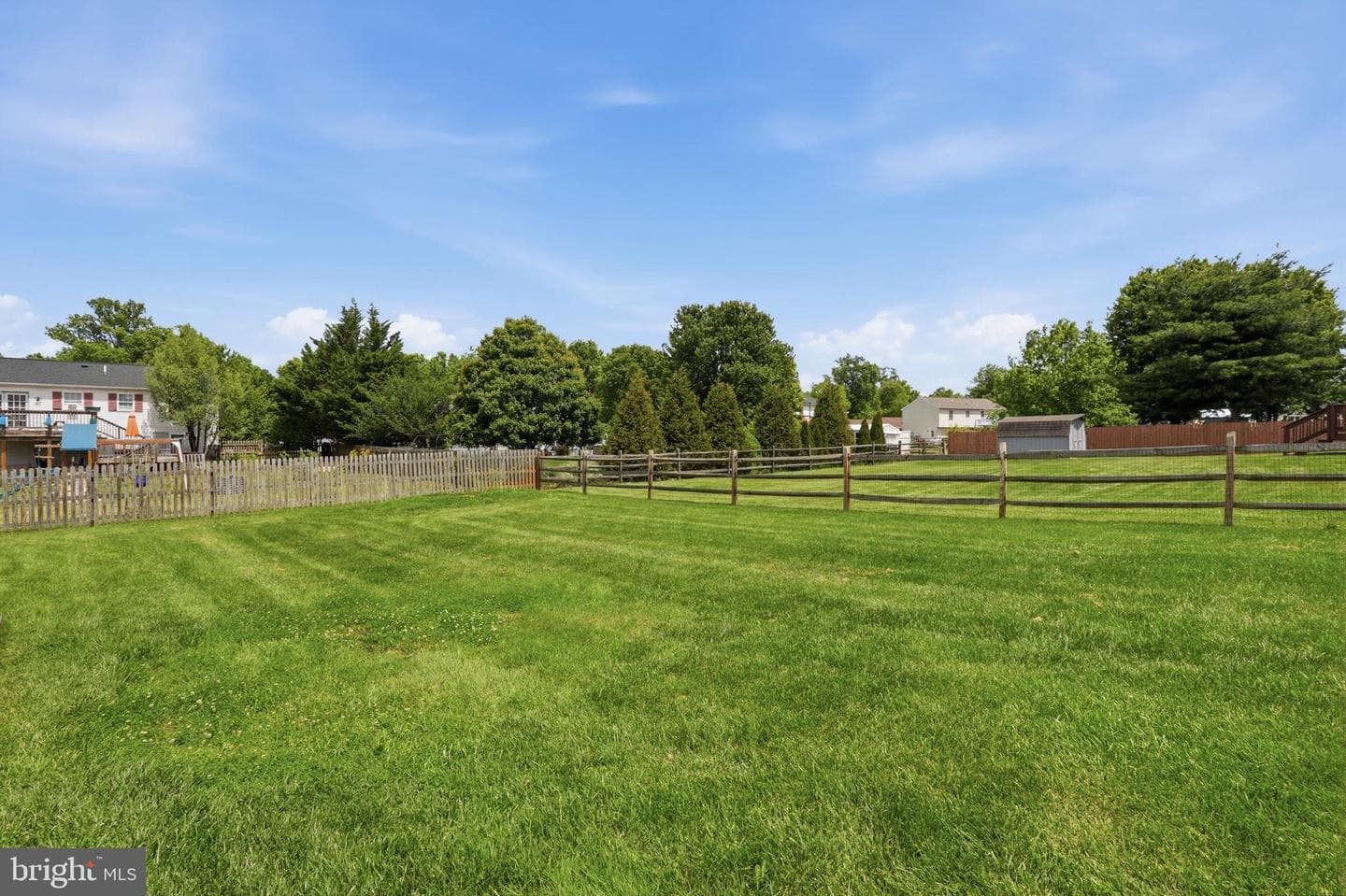 15932 Hibiscus Dr photo 32