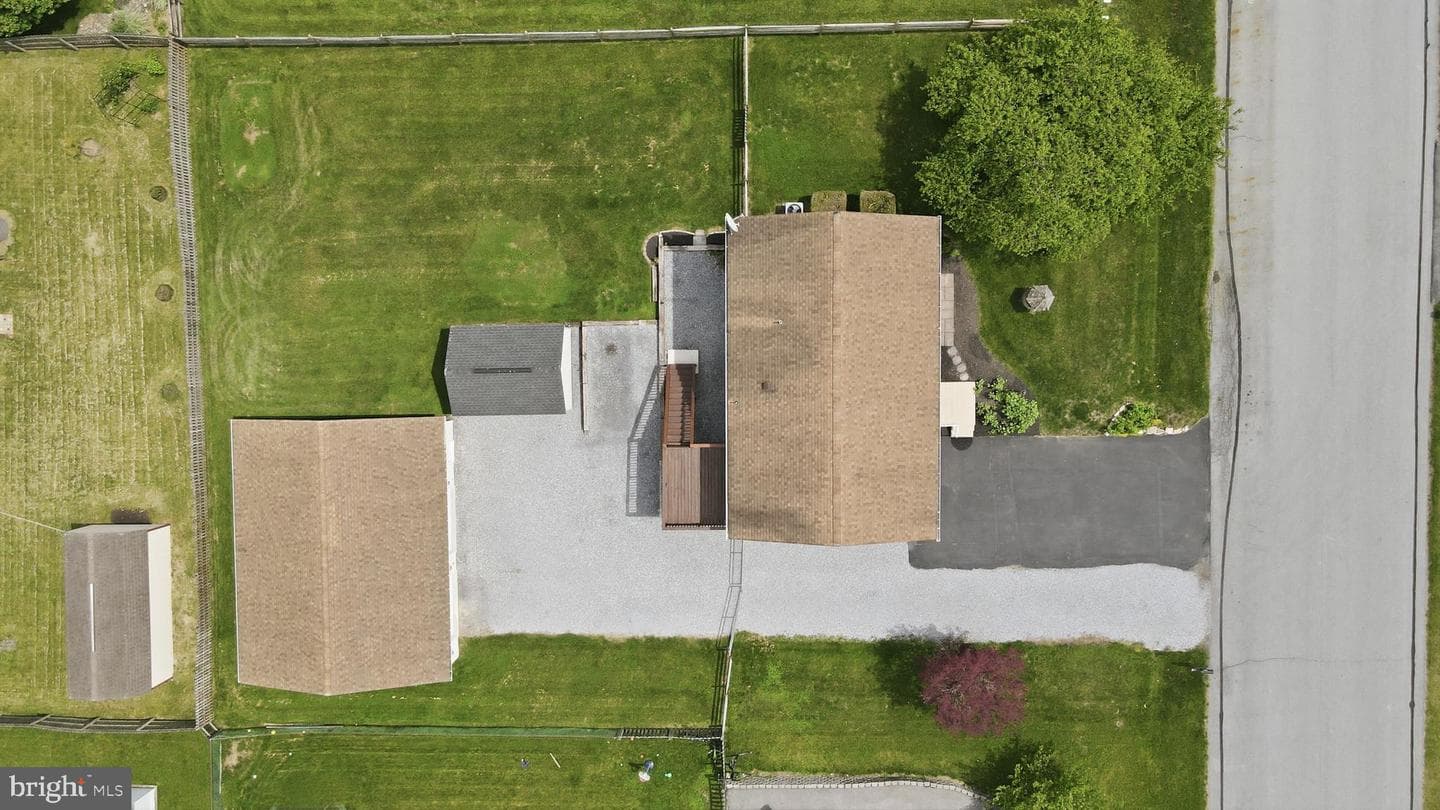 15932 Hibiscus Dr photo 34