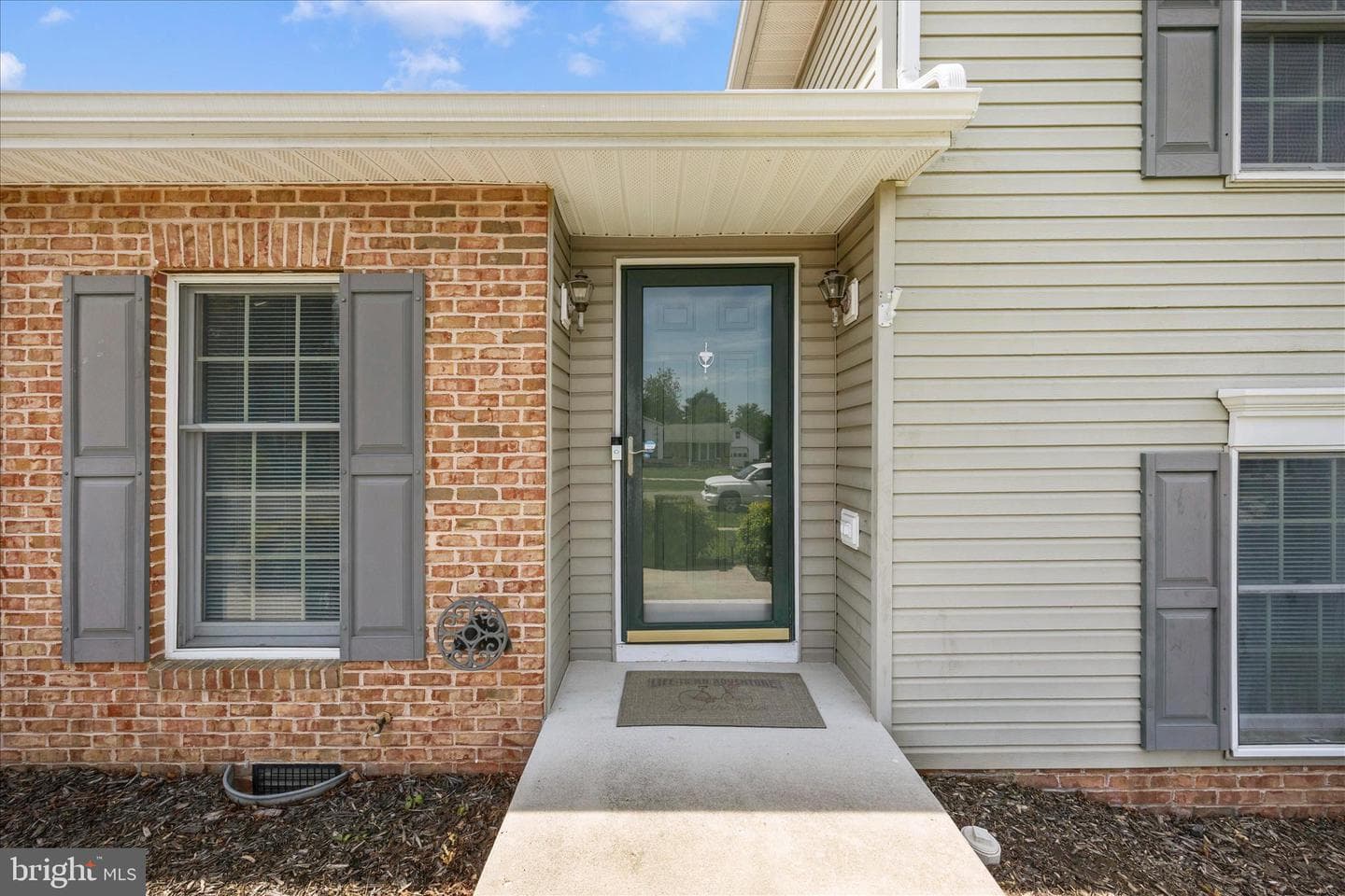 109 Rebeccas Court photo 2