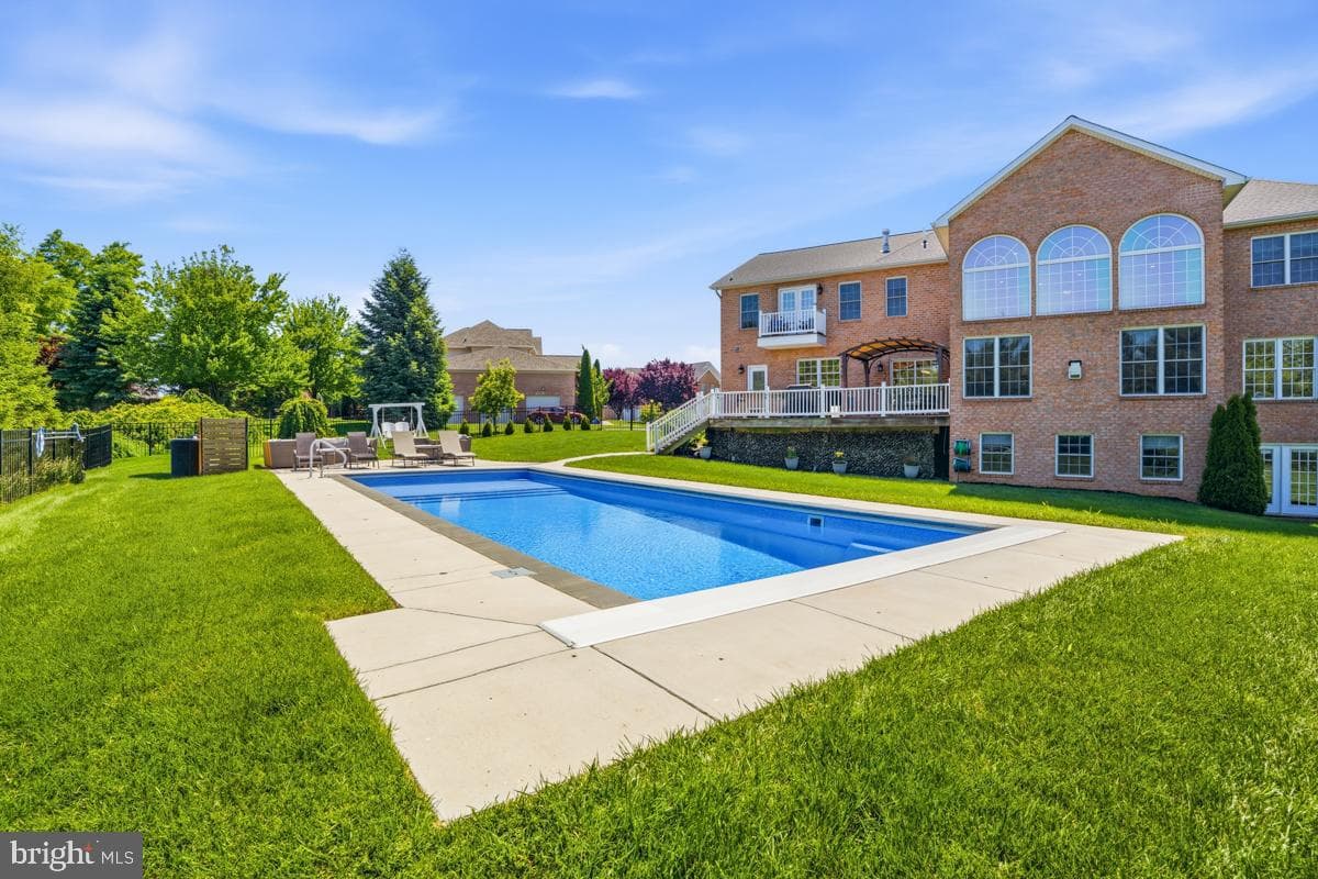 20510 Tehrani Lane photo 4