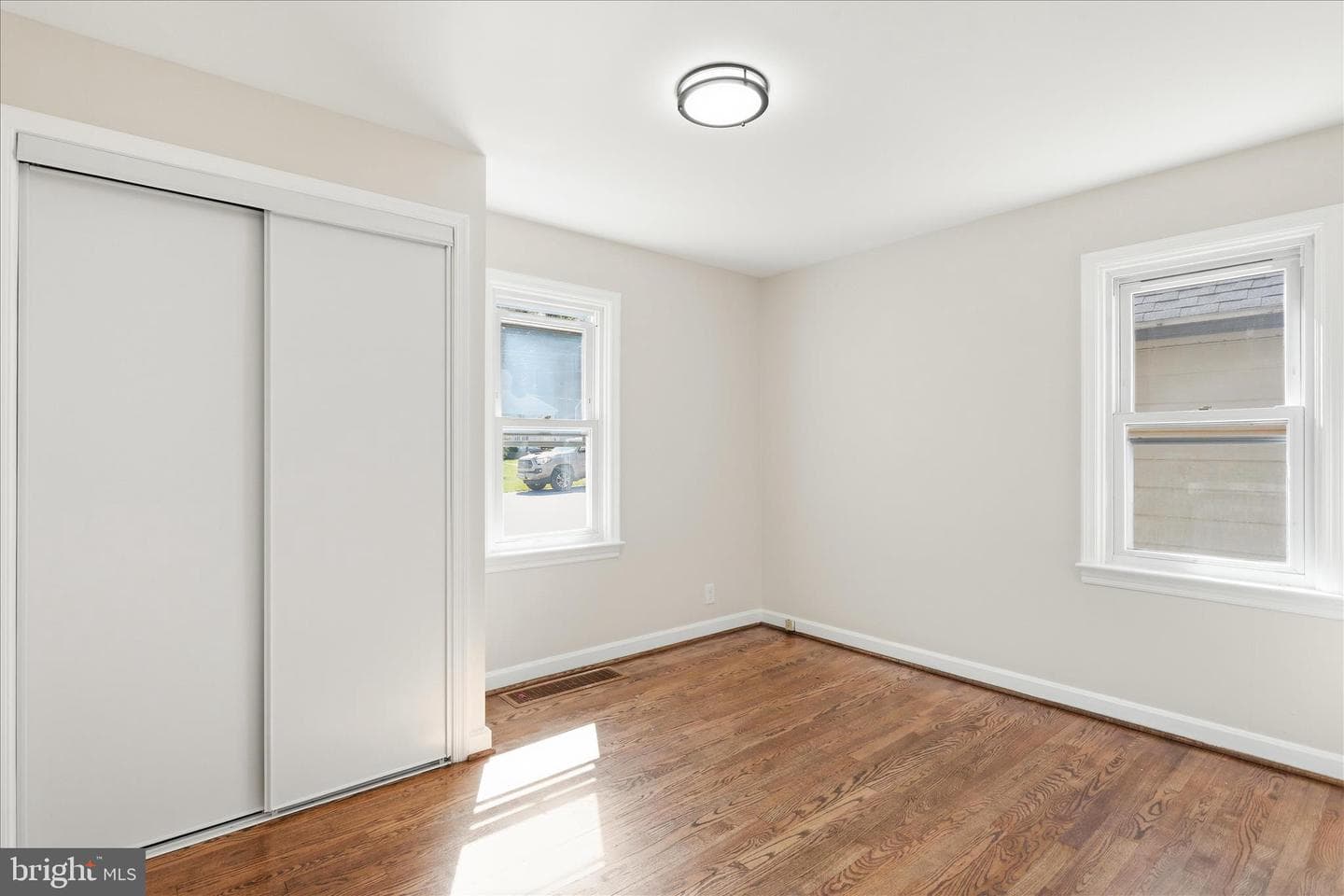 11006 Decker Avenue photo 8