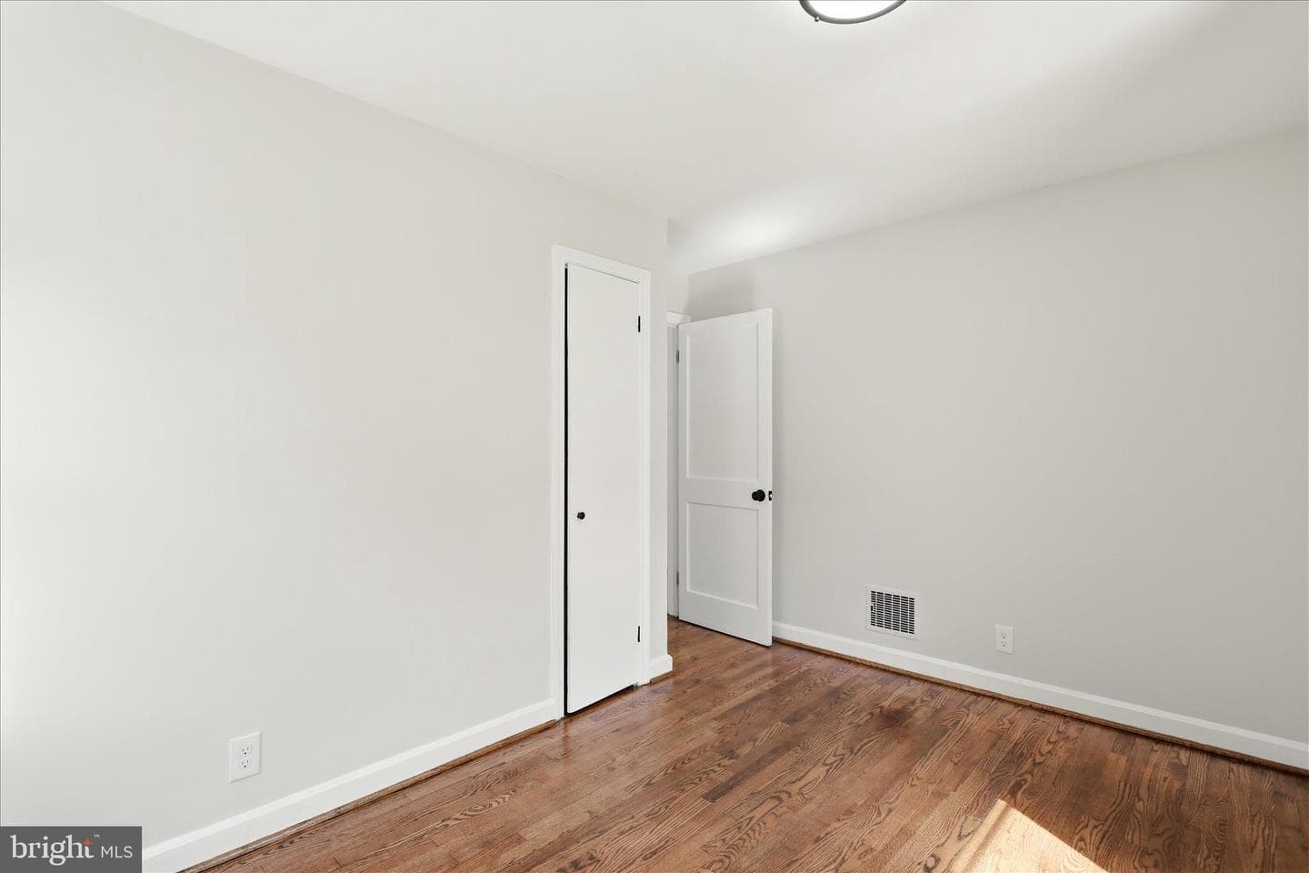 11006 Decker Avenue photo 9