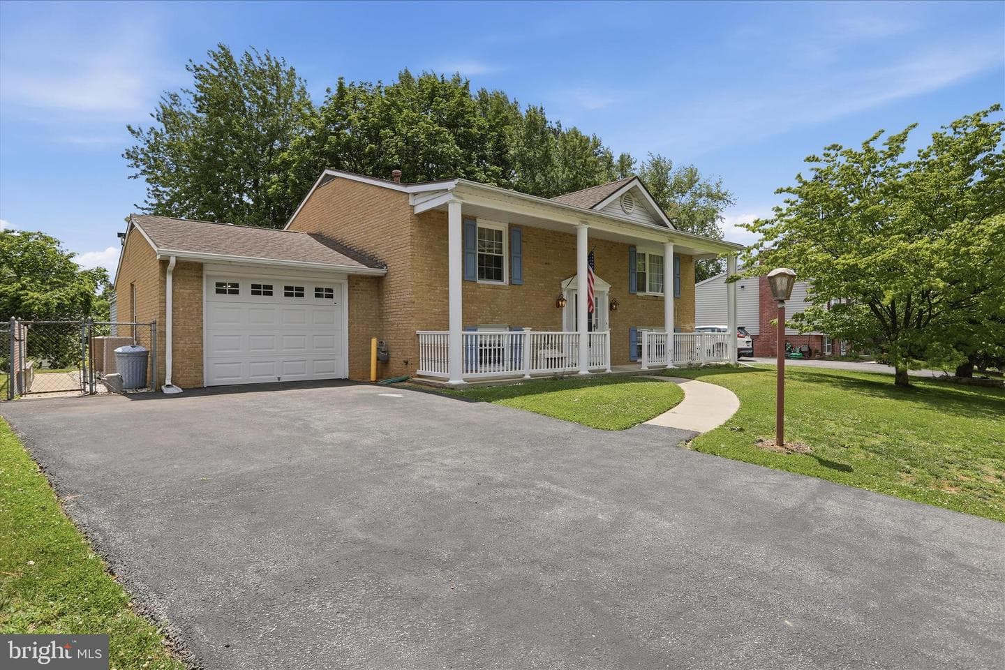 17813 Greentree Terrace photo 2