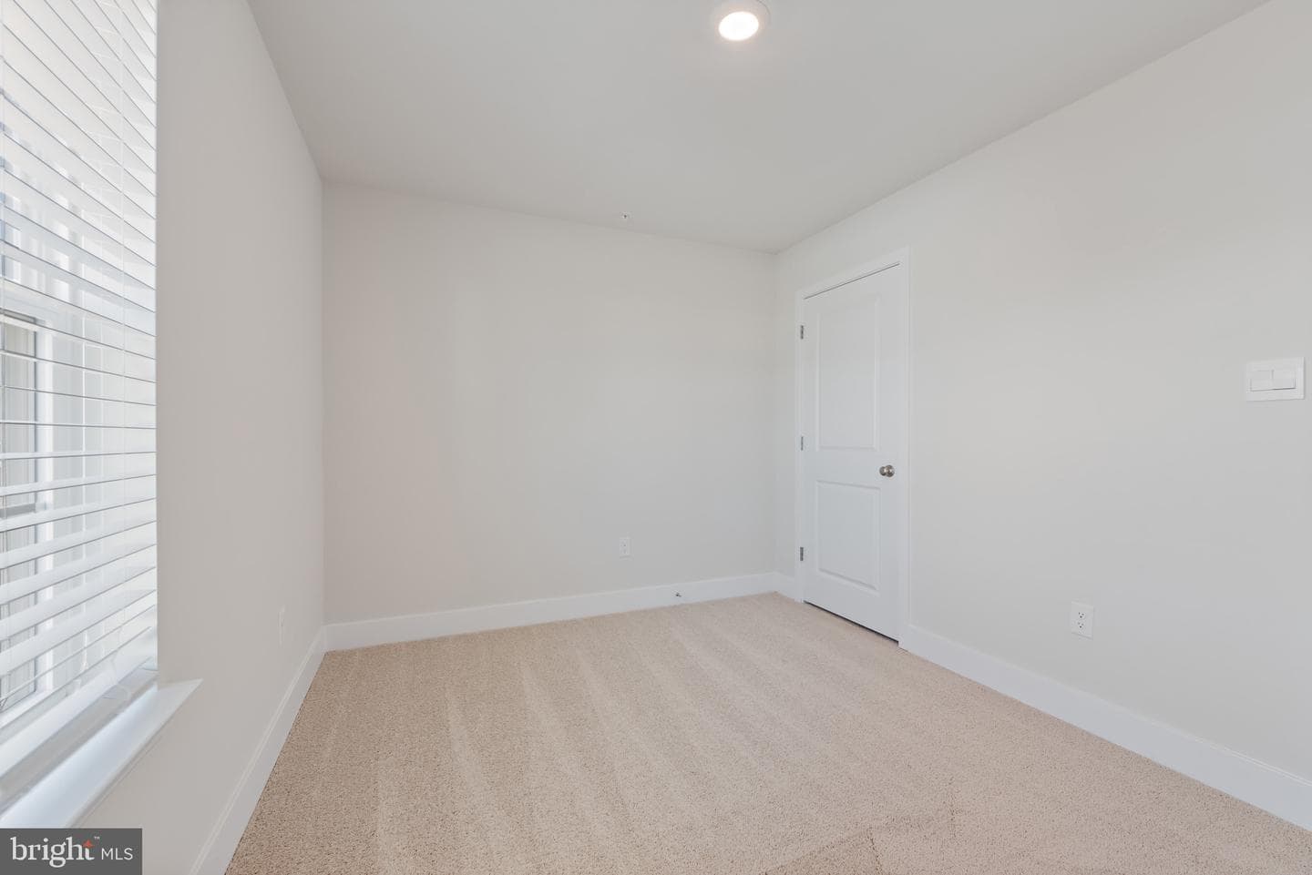 1216 Moller Avenue photo 10