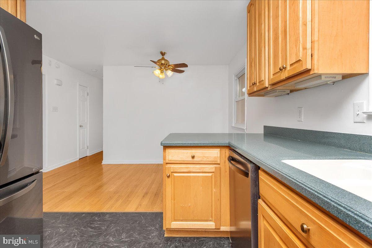 10602 Oaktree Circle photo 14