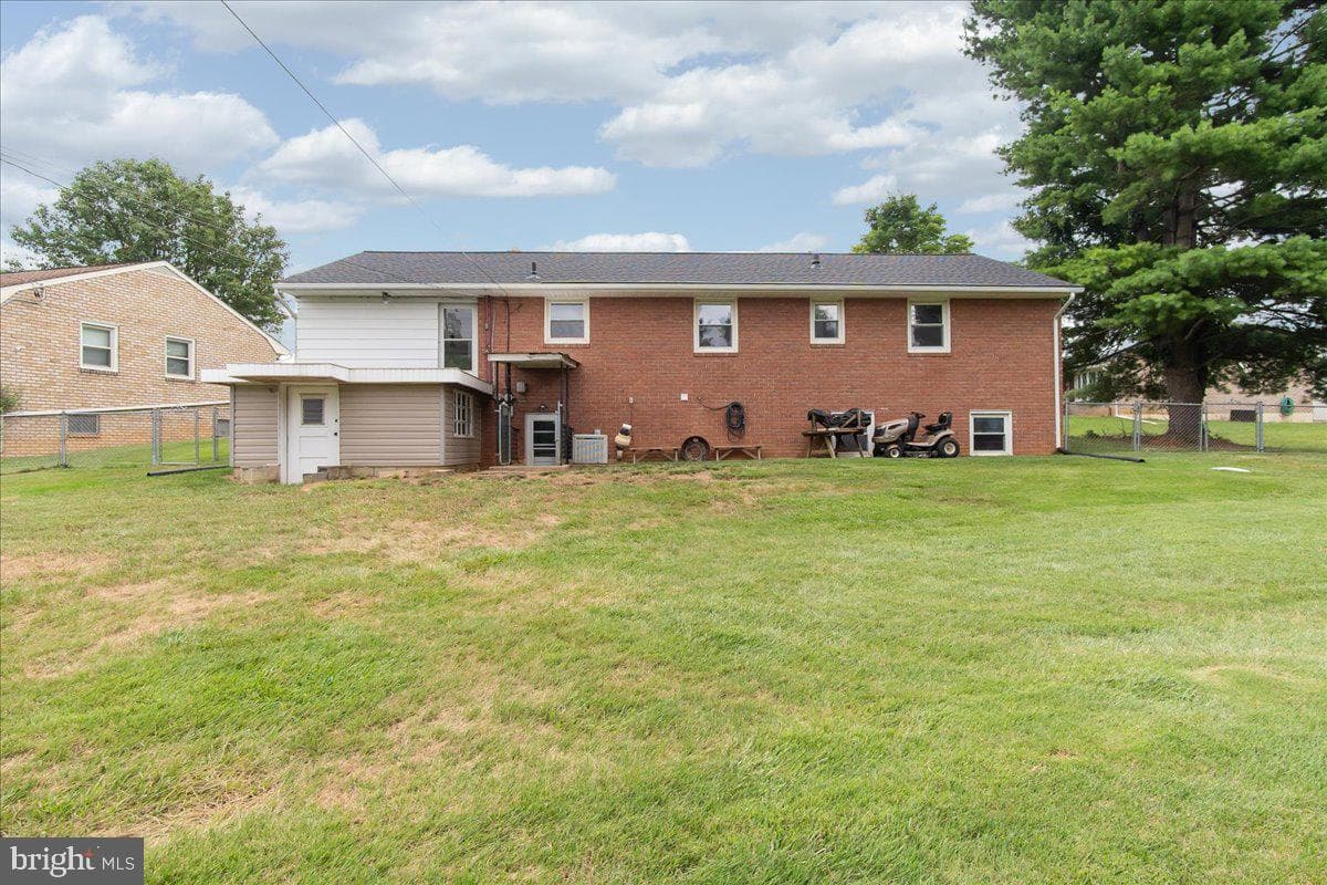 10602 Oaktree Circle photo 28