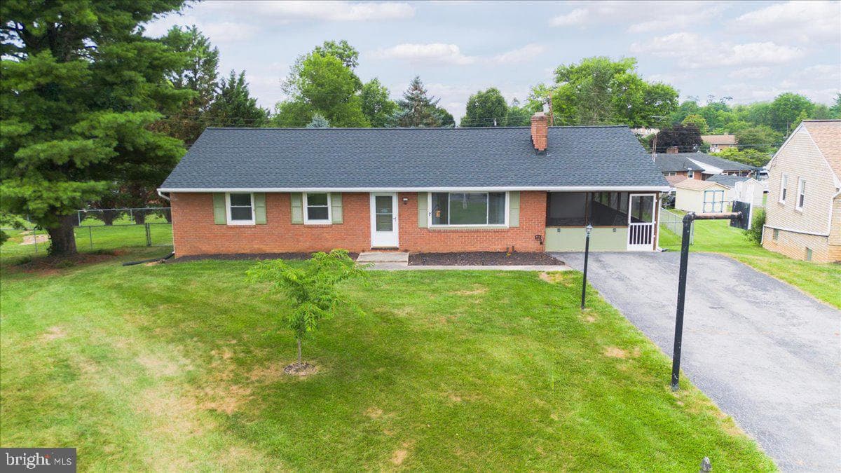 10602 Oaktree Circle photo 33