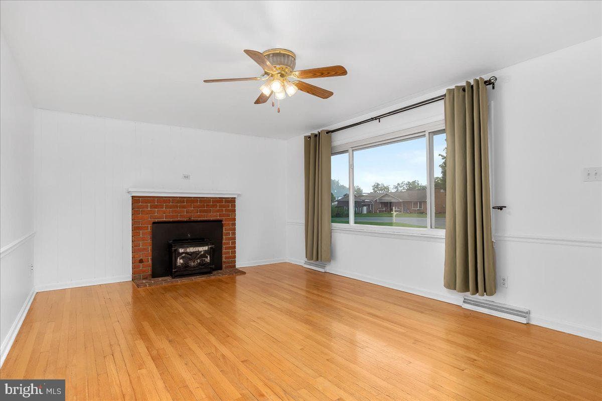 10602 Oaktree Circle photo 5