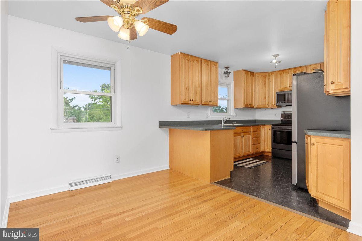 10602 Oaktree Circle photo 9