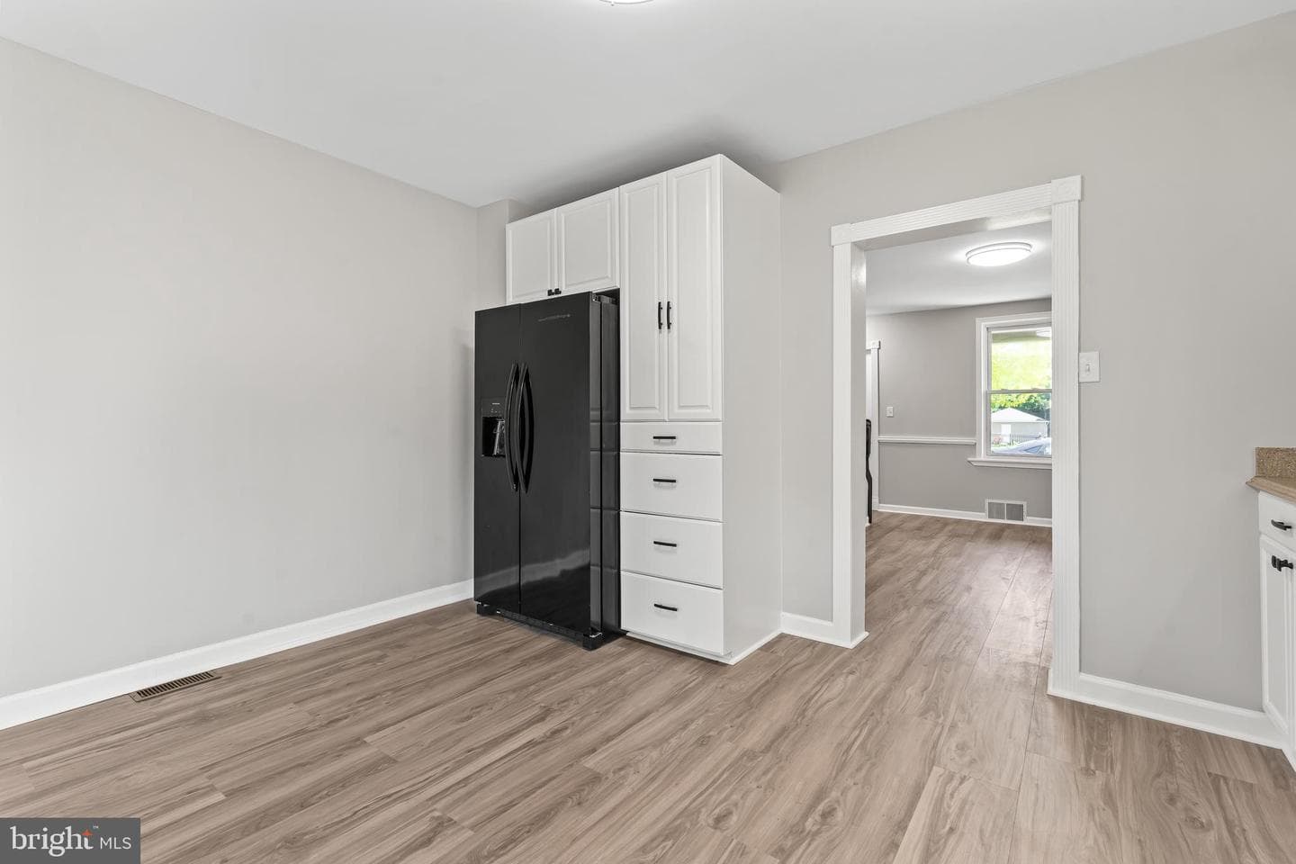527 W Wilson Boulevard photo 11