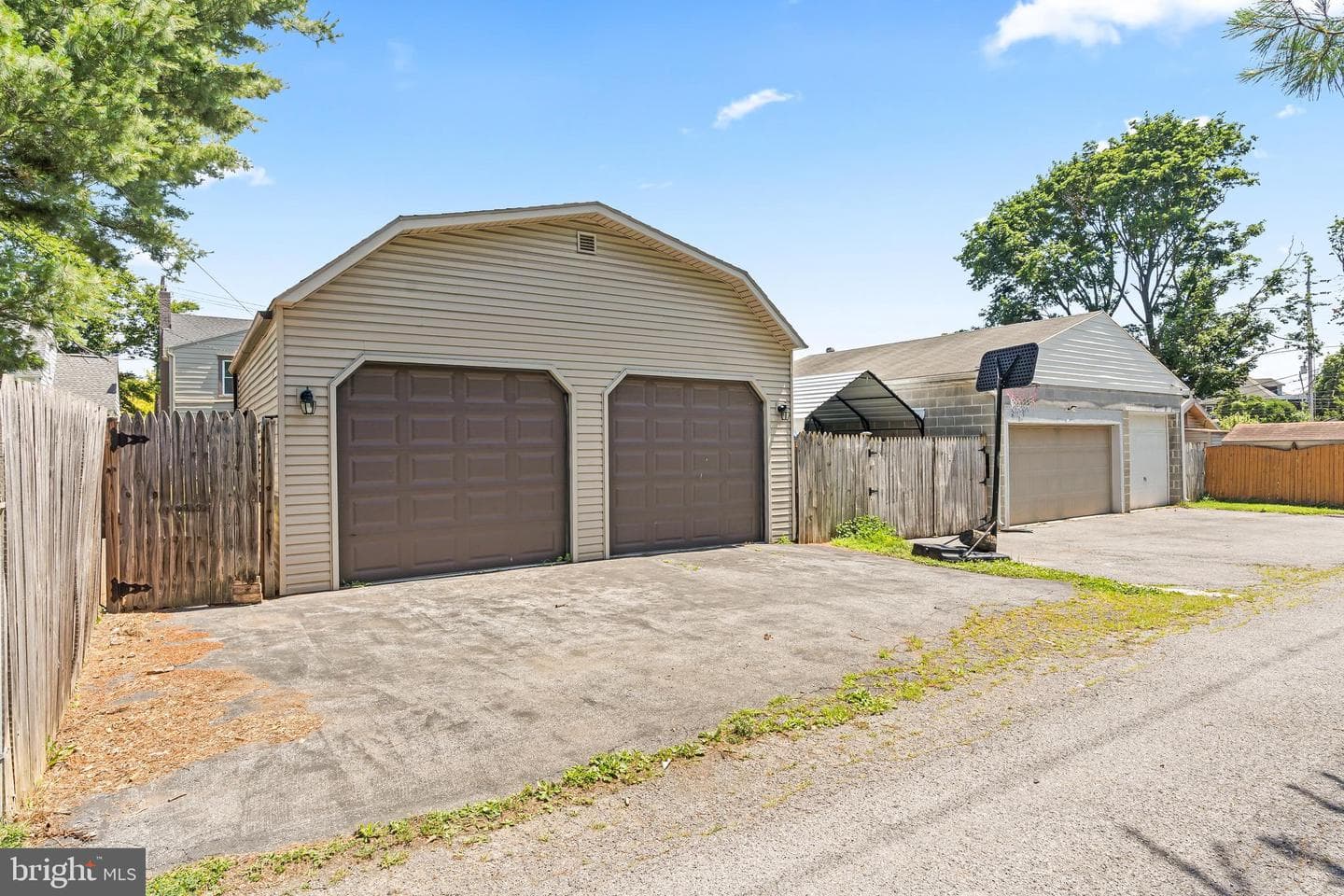 527 W Wilson Boulevard photo 36