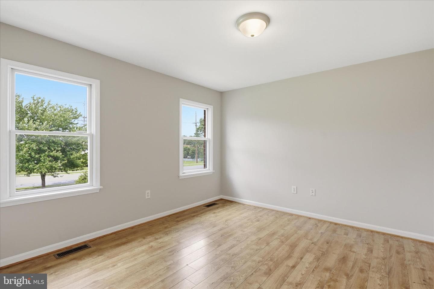 309 E Ridge Drive photo 15