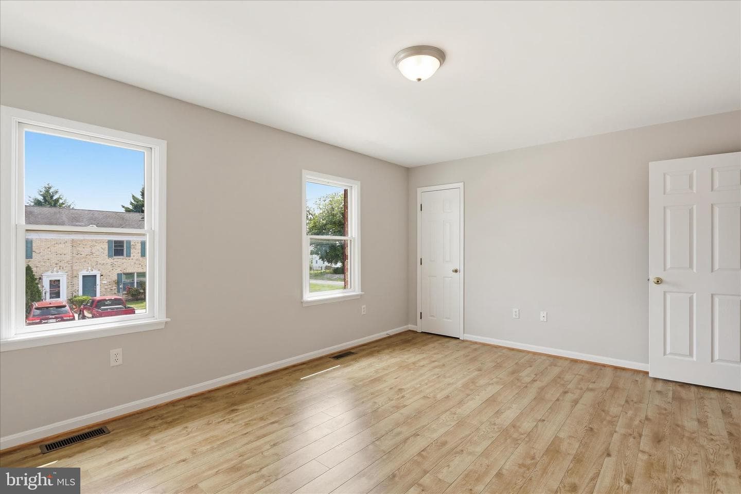 309 E Ridge Drive photo 21
