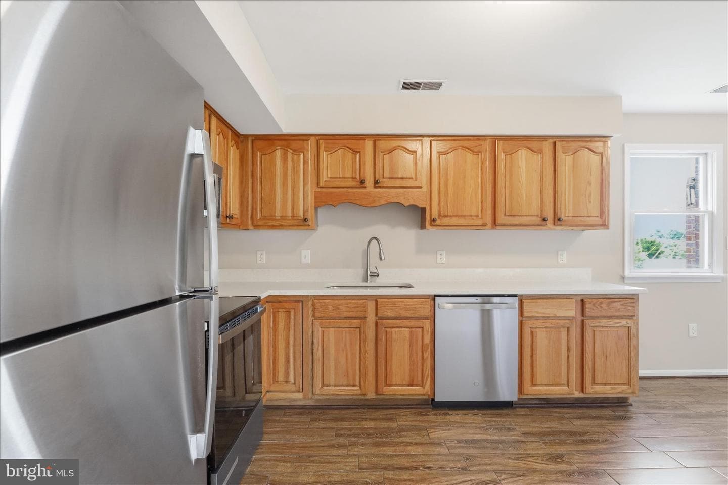 309 E Ridge Drive photo 9