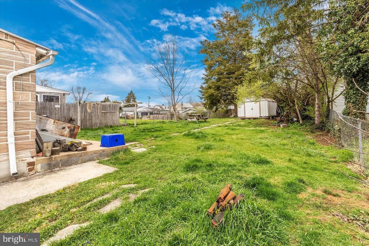 838 Georgia Avenue photo 3