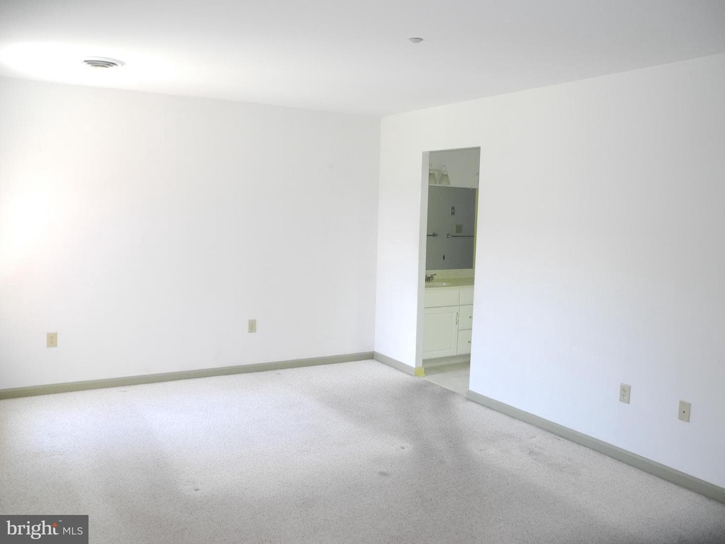 121 Southern Oak Dr photo 13