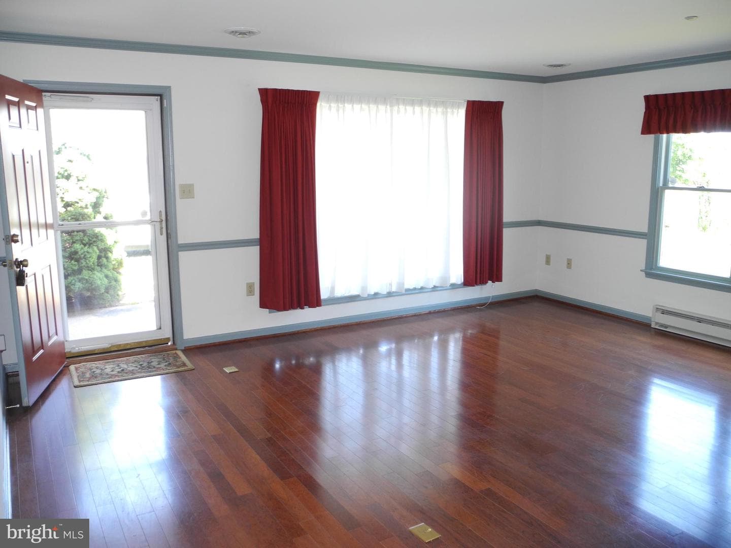 121 Southern Oak Dr, Hagerstown