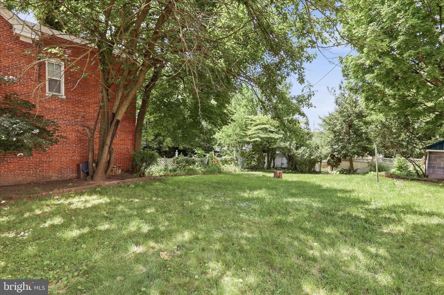 719 W Church St photo 38