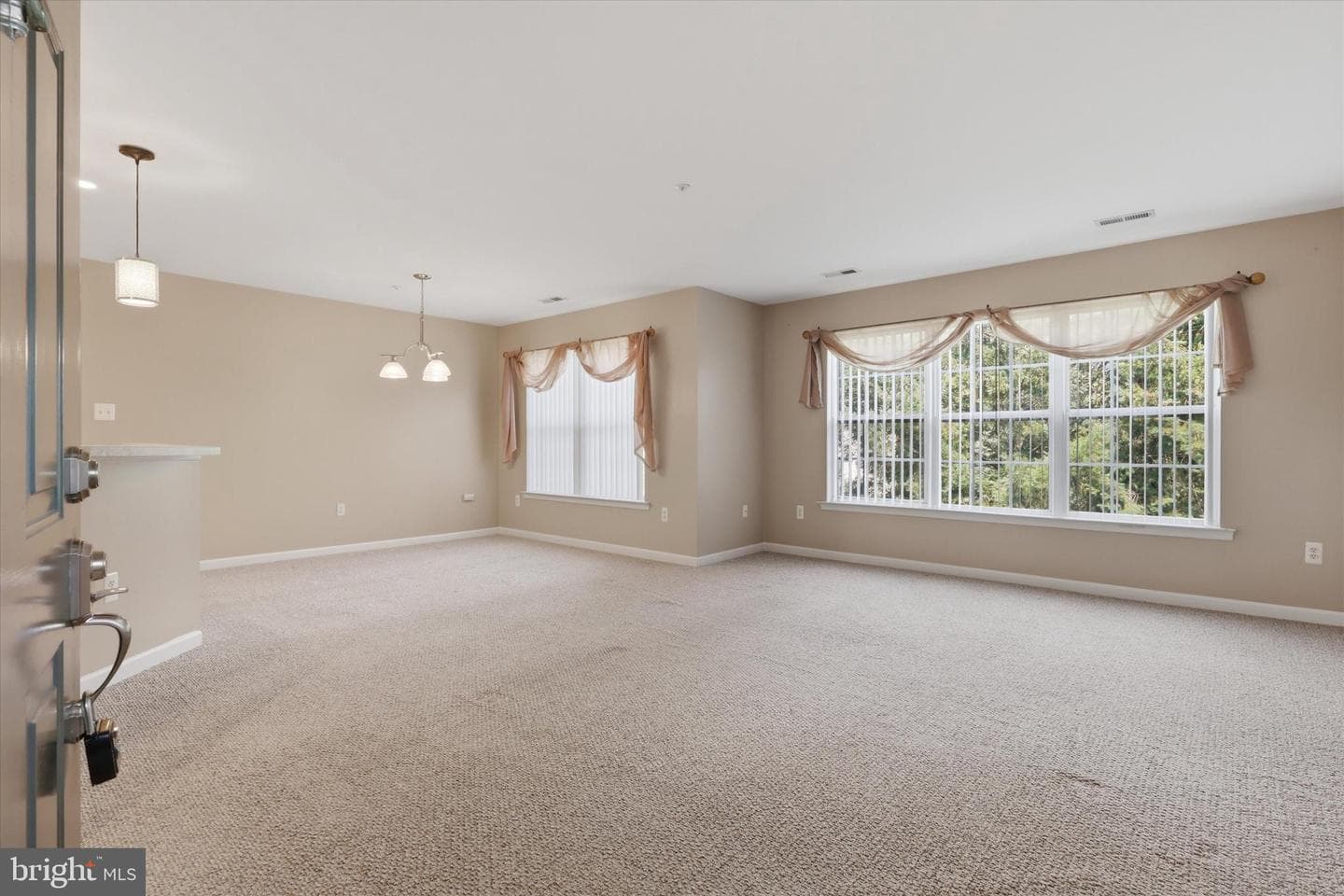 2029 Windsong Drive photo 4