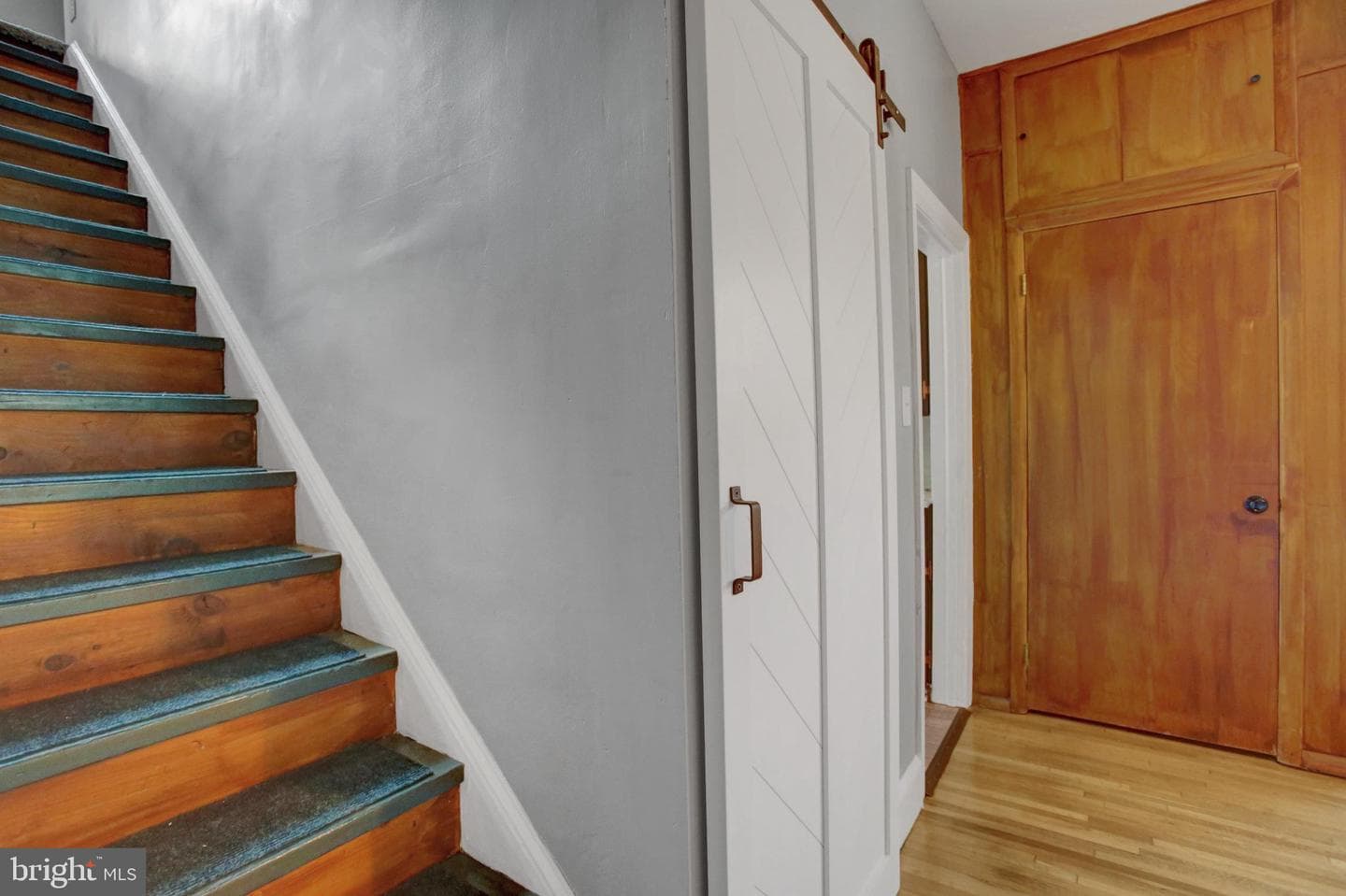 846 Guilford Avenue photo 24