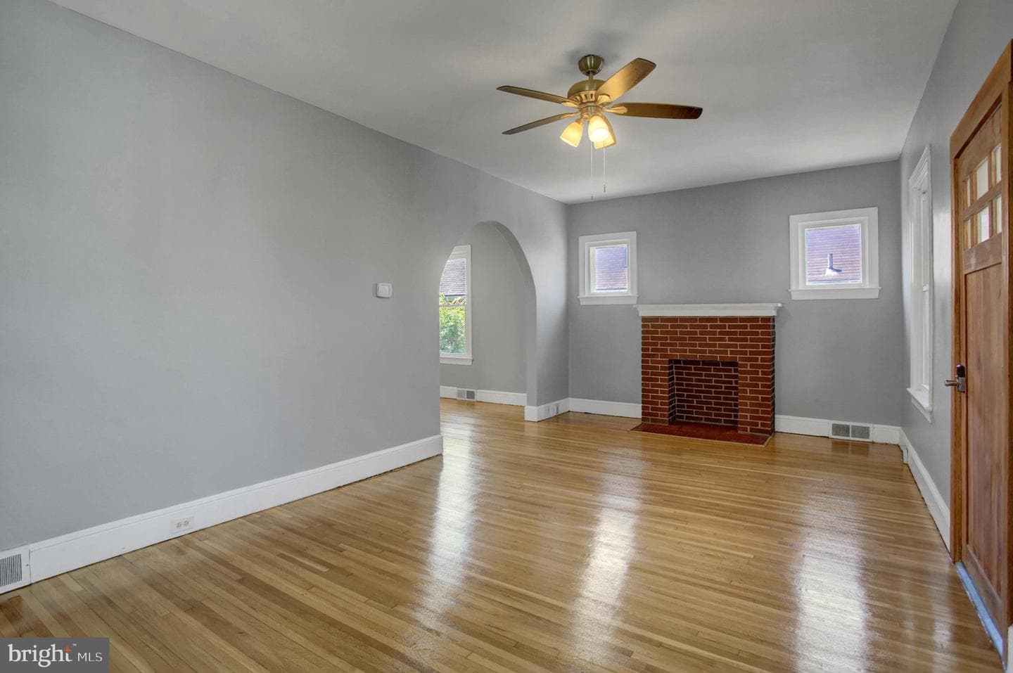 846 Guilford Avenue photo 8