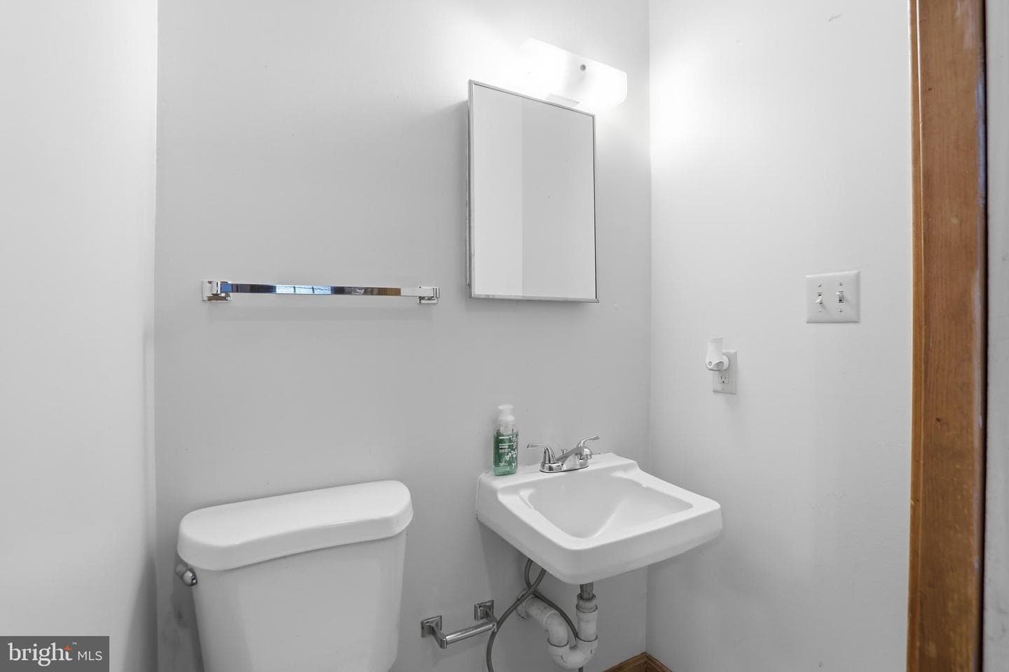 249 Summit Ave photo 9