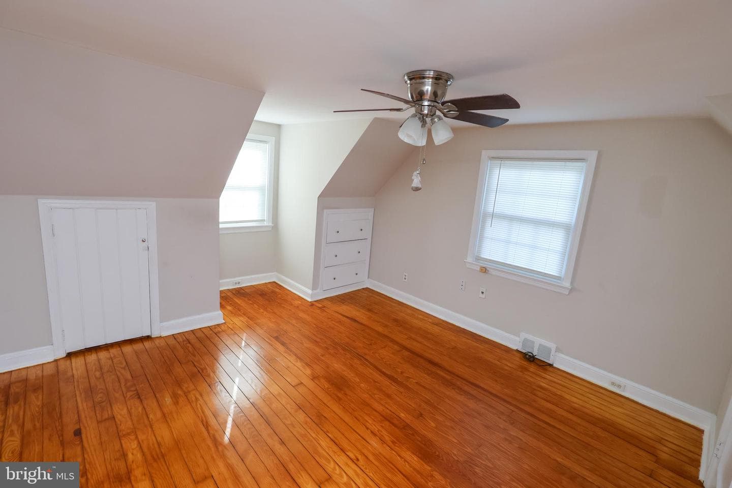 824 Armstrong Avenue photo 22