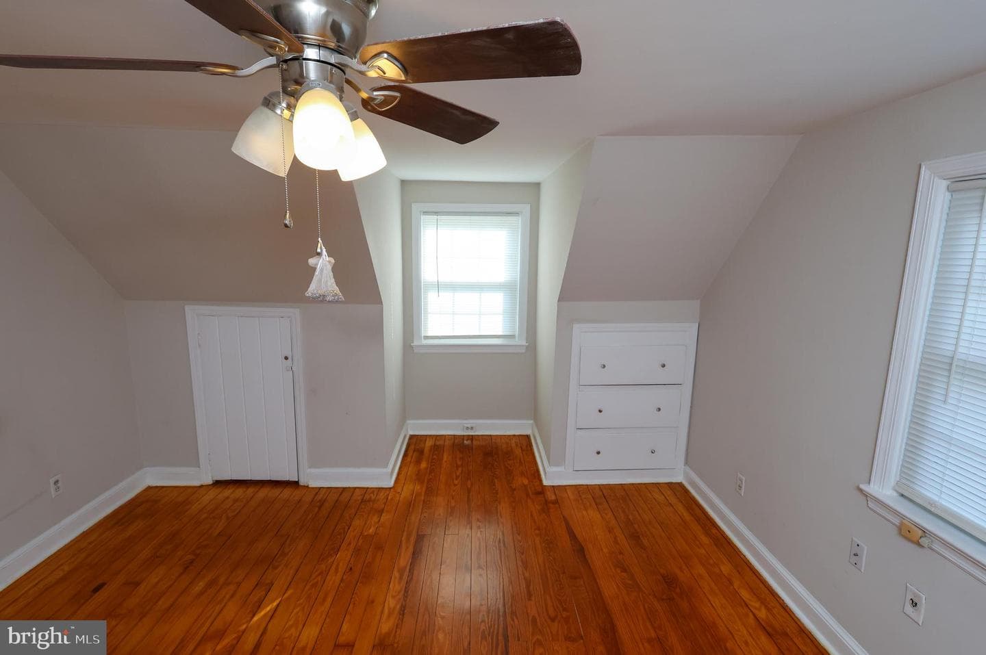 824 Armstrong Avenue photo 30