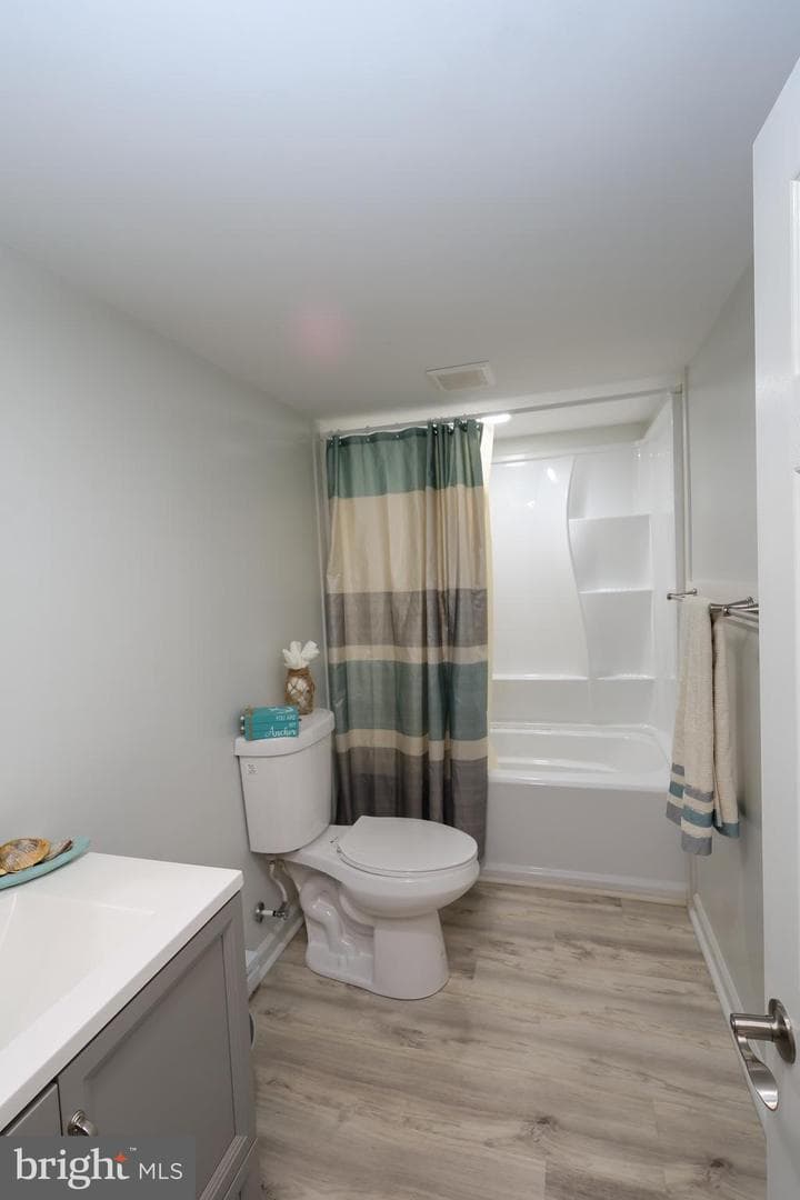 824 Armstrong Avenue photo 33