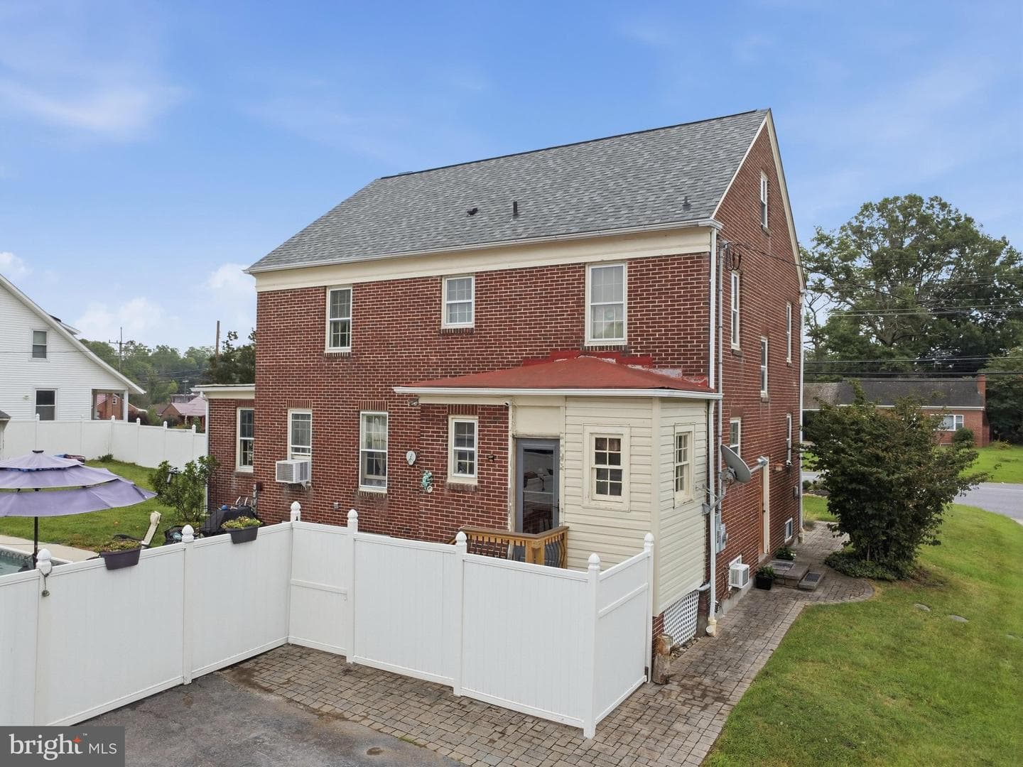 235 E Potomac Street photo 44