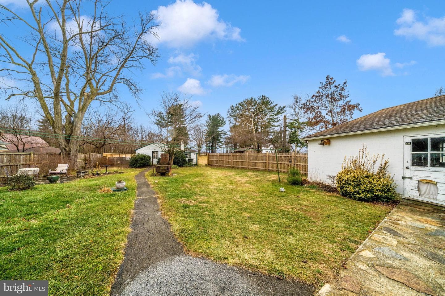 21841 Jefferson Boulevard photo 43
