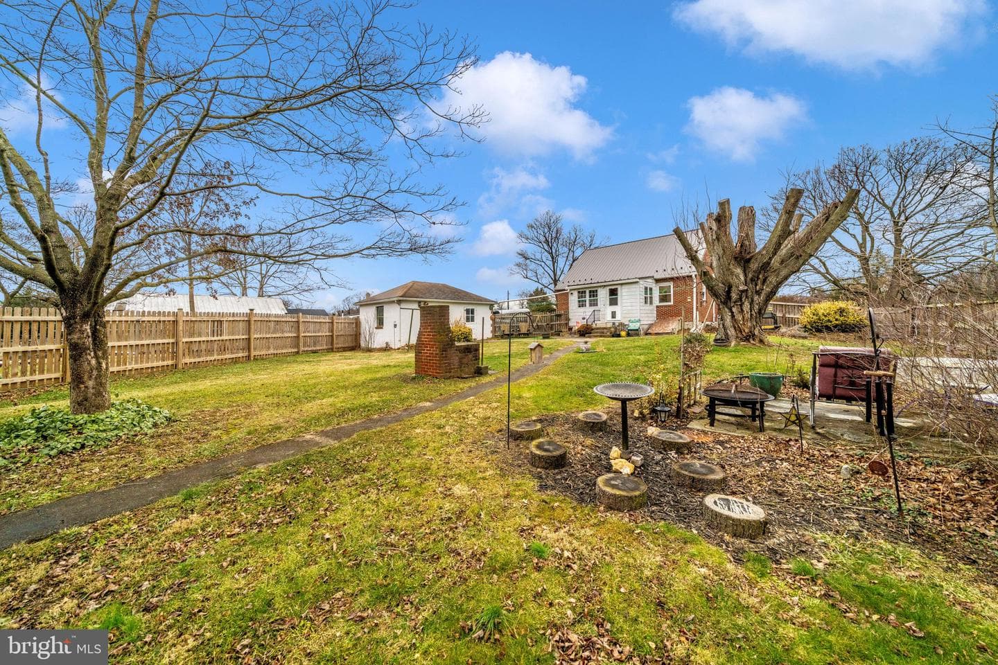 21841 Jefferson Boulevard photo 46