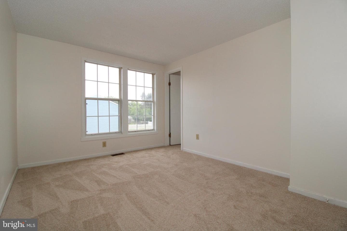1524 Violet Drive photo 9
