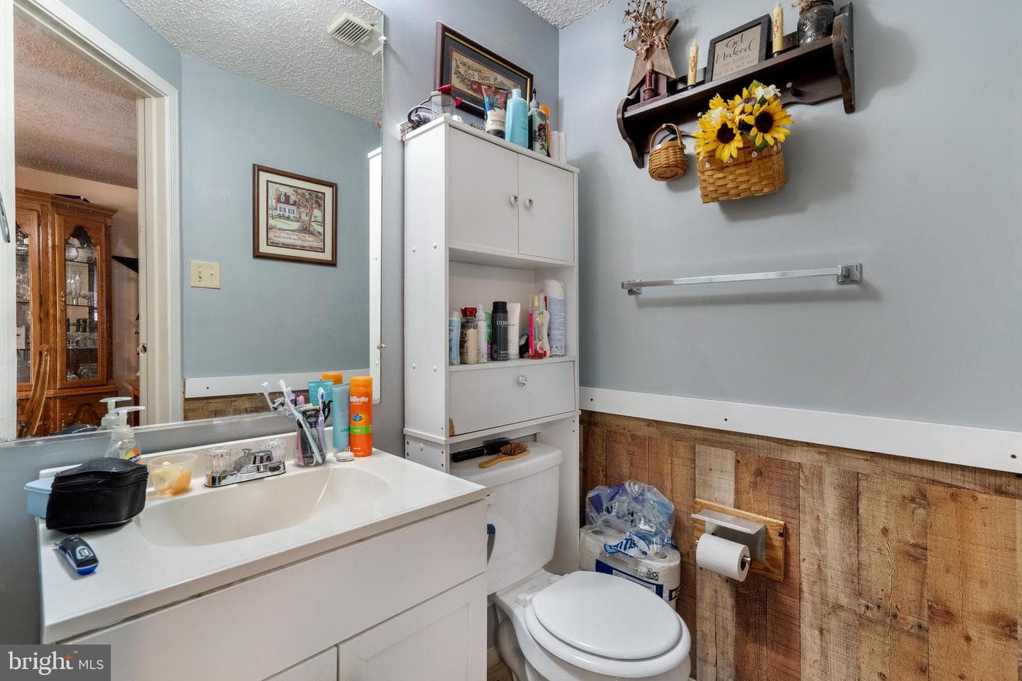 246 Lily Court photo 12