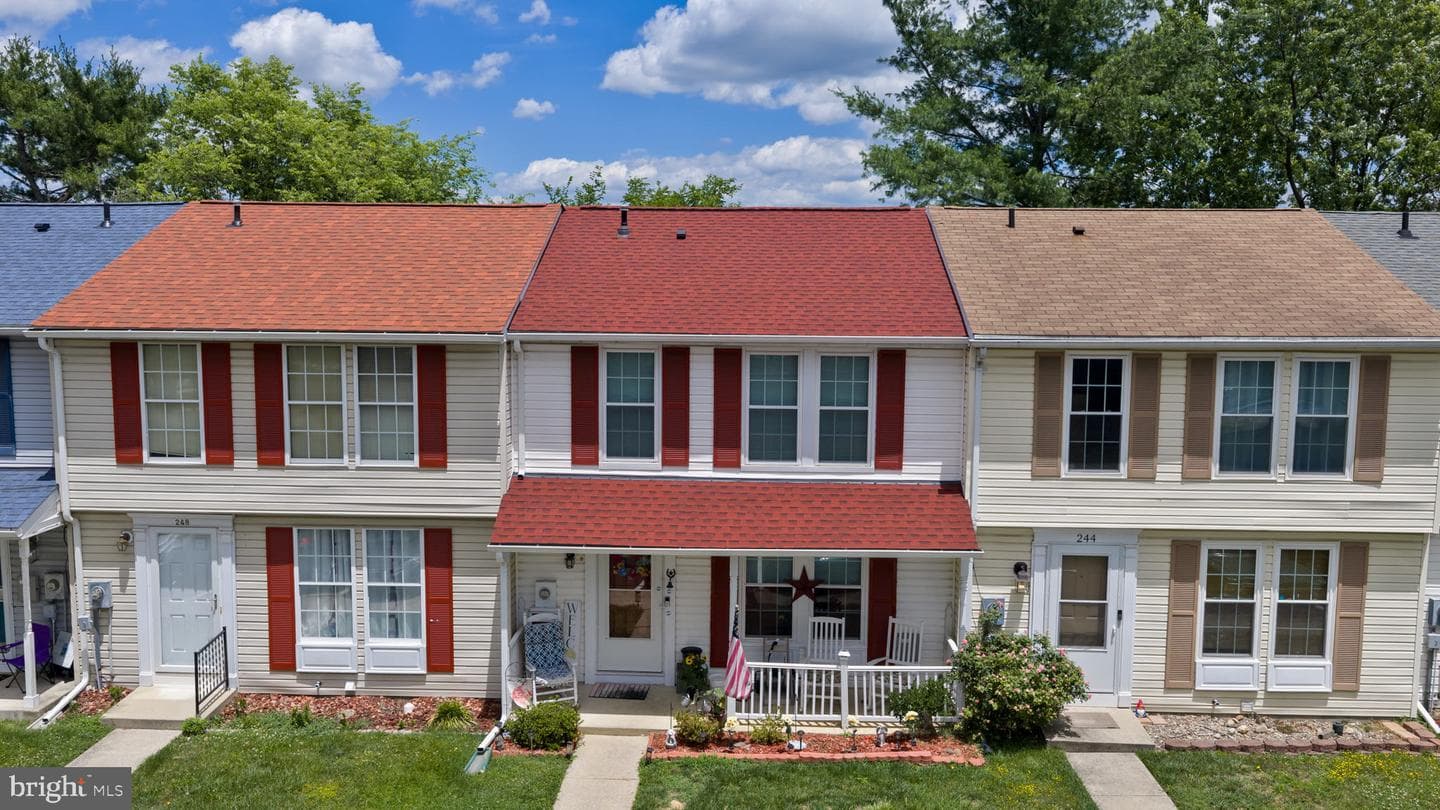 246 Lily Court photo 4