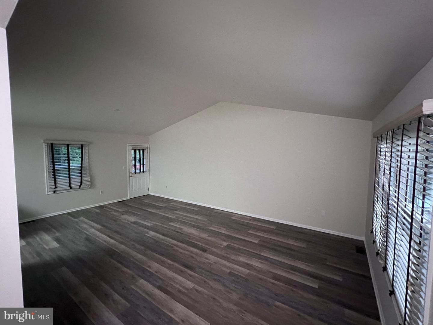 1230 Pinecrest Avenue photo 4