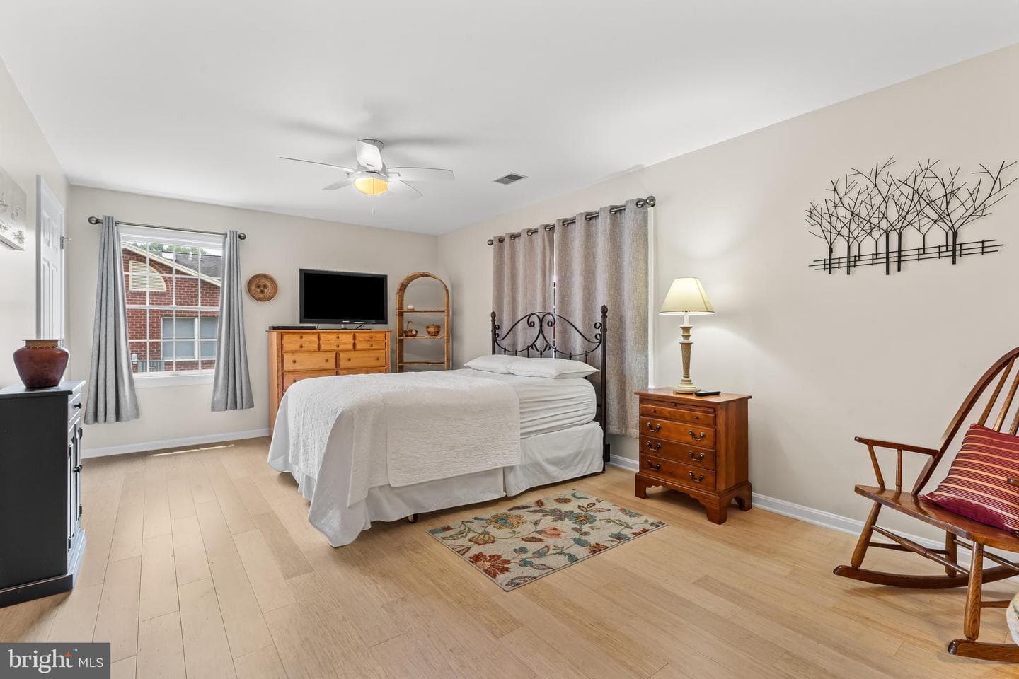 121 Chantilly Court photo 17