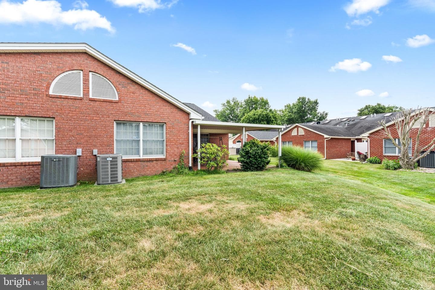 121 Chantilly Court photo 33