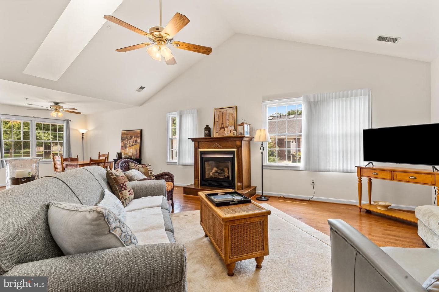 121 Chantilly Court photo 8