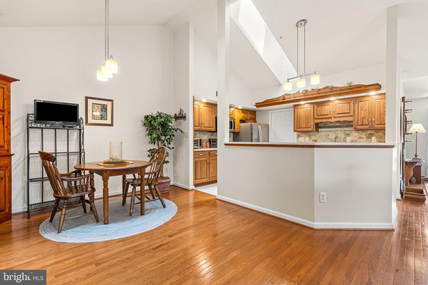 121 Chantilly Court photo 9