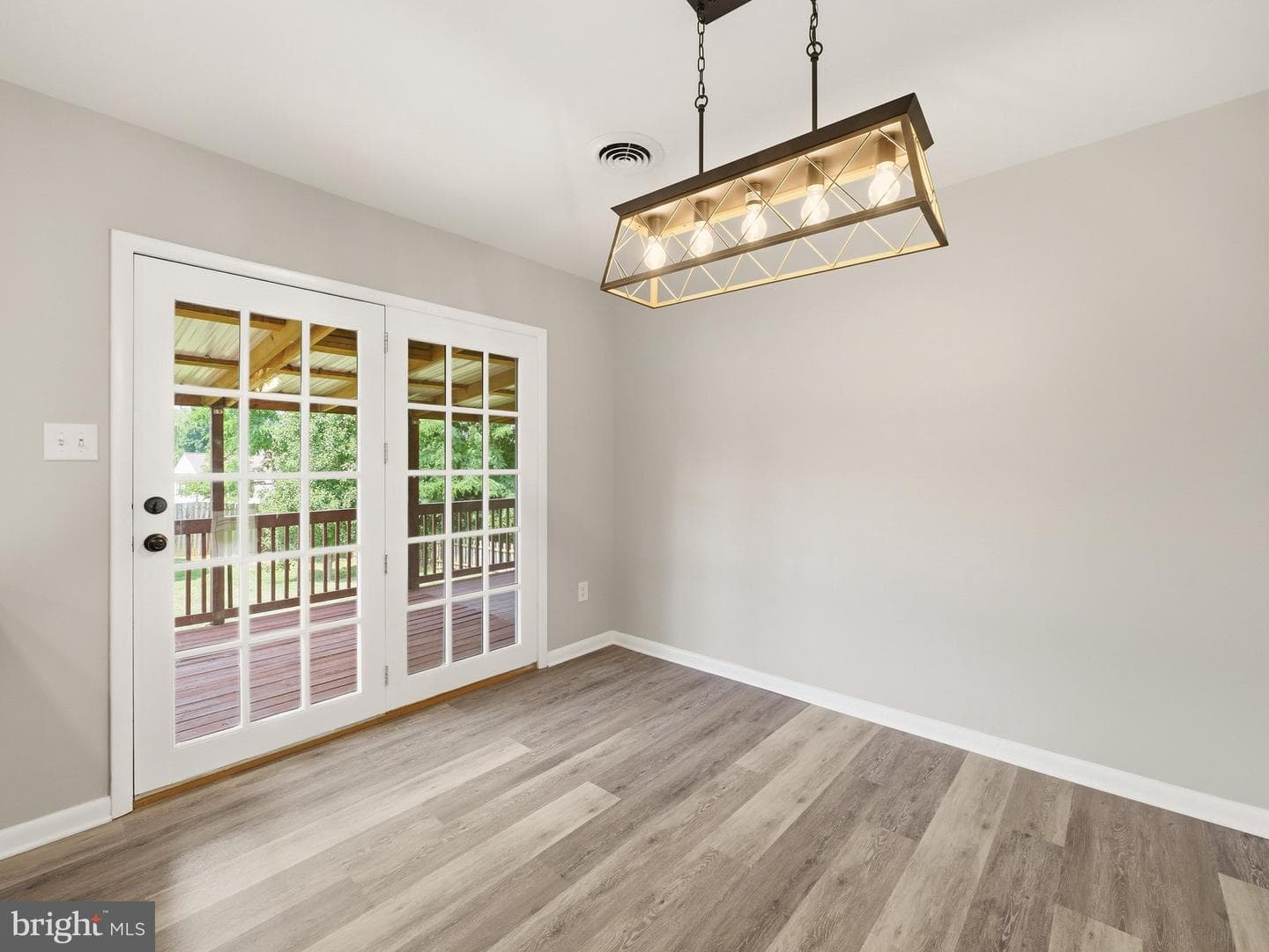 17608 Forest Glen Circle photo 12