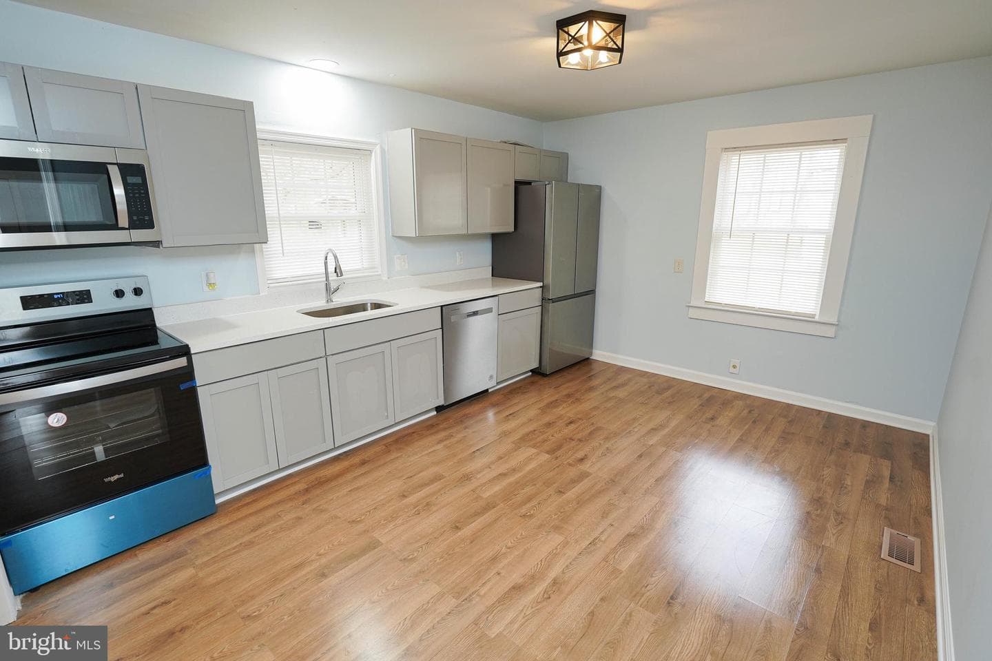 28144 Stanford Road photo 1