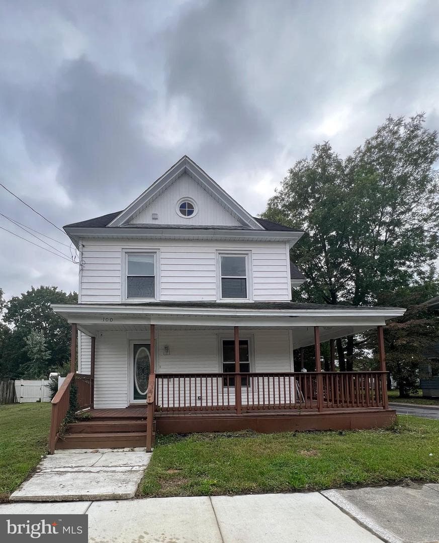 100 E Pine Street