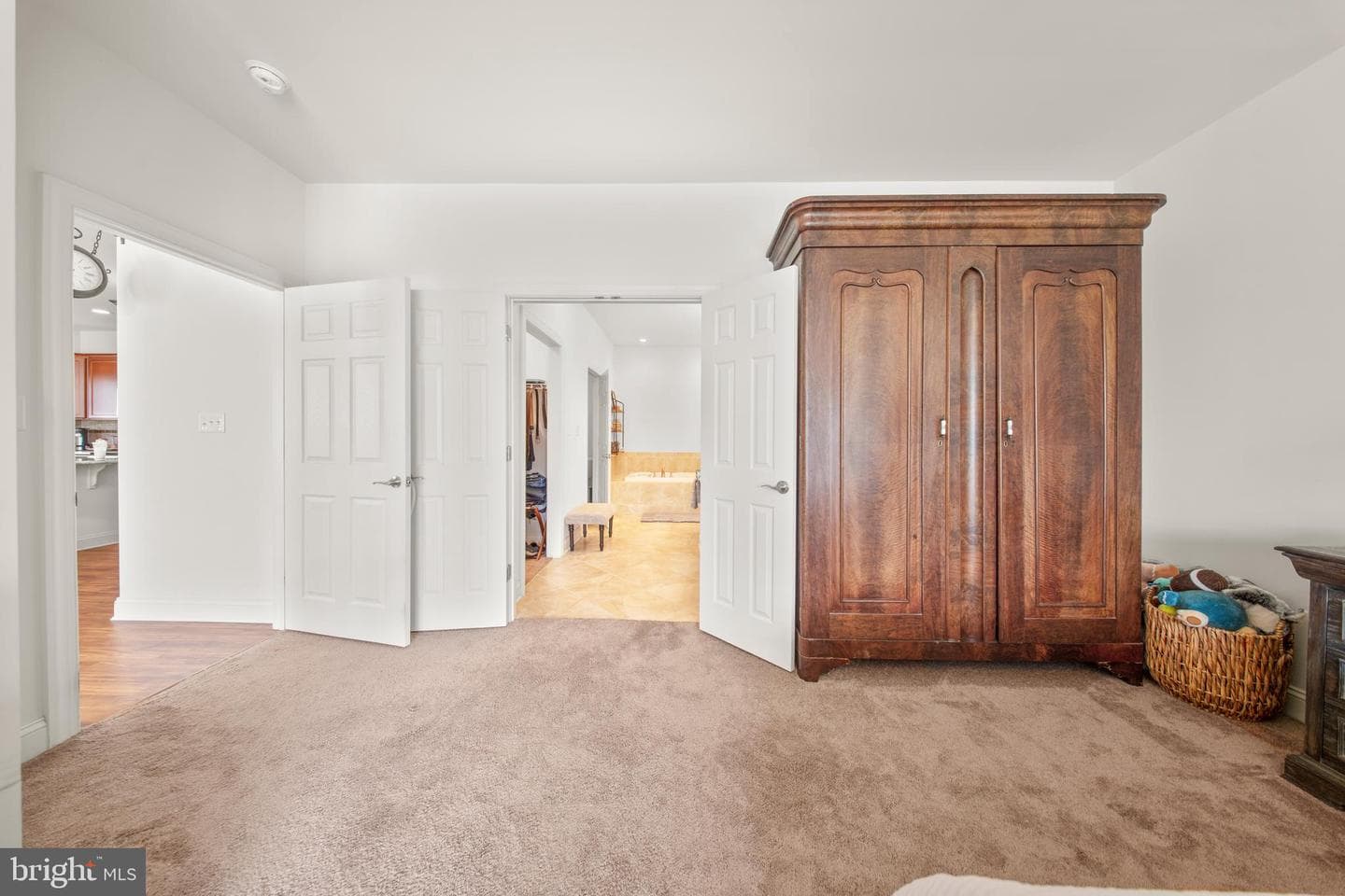 1178 Kestrel Way photo 32