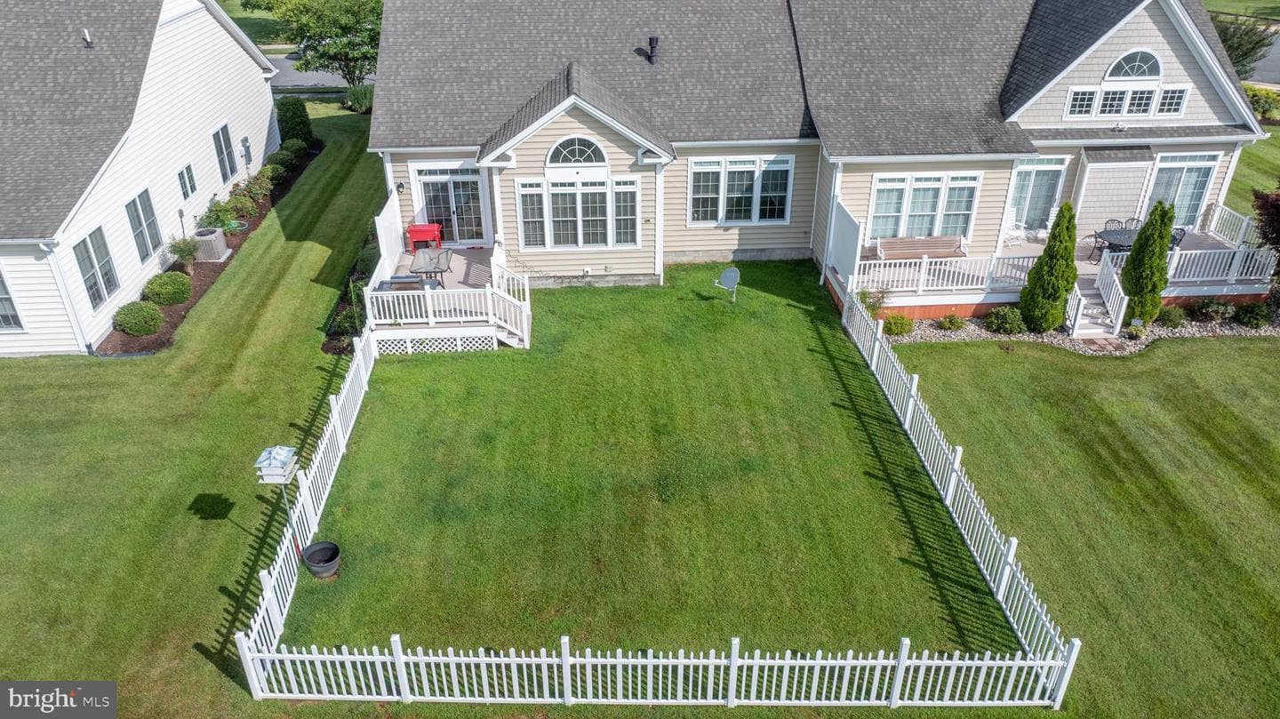 1178 Kestrel Way photo 5