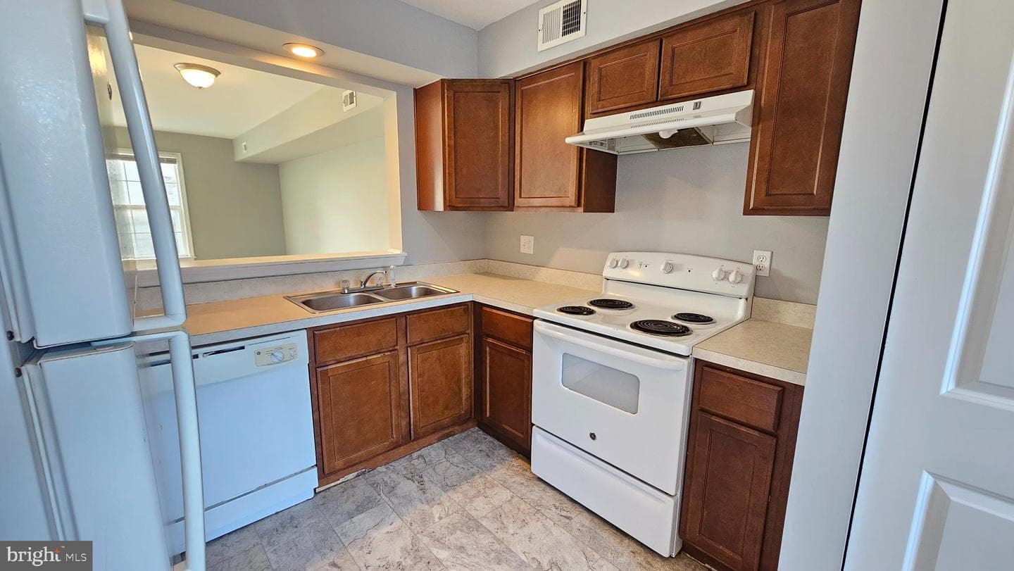 1801 Woodbrooke Drive #1801 photo 9