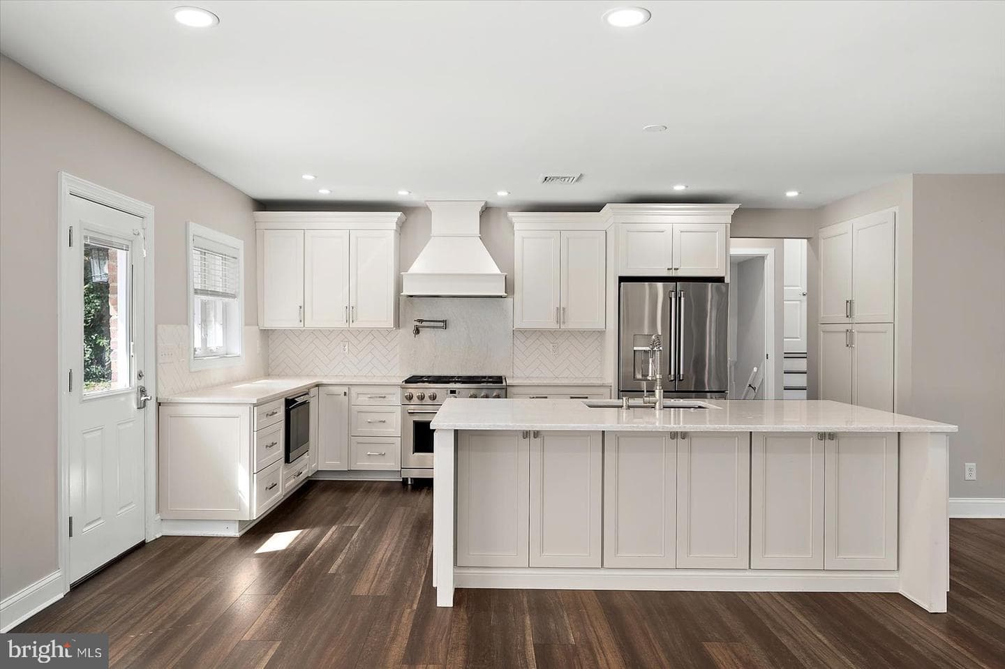 1105 Riverside Drive photo 20