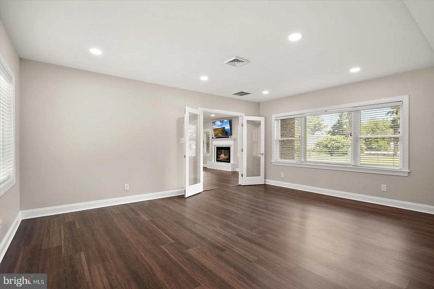 1105 Riverside Drive photo 27