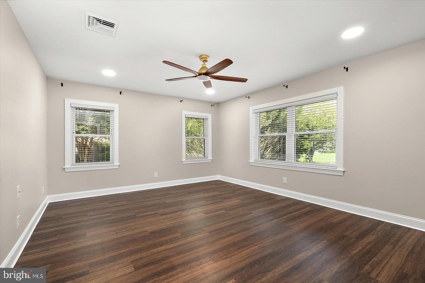 1105 Riverside Drive photo 36